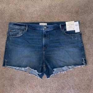 NWT Abercrombie & Fitch High Rise 4" Mom Shorts
